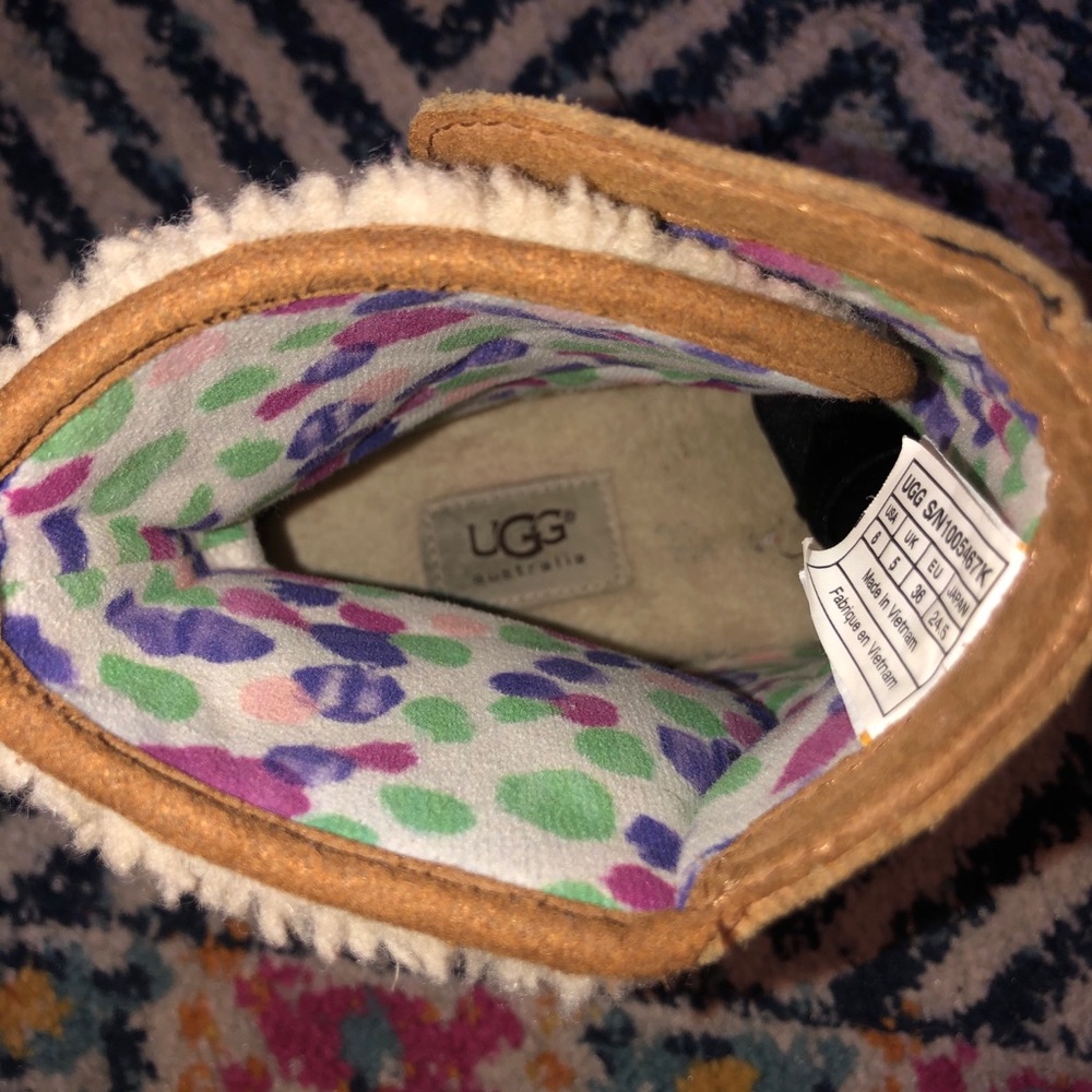 Ugg Jayla Boots - Picture 9 of 10